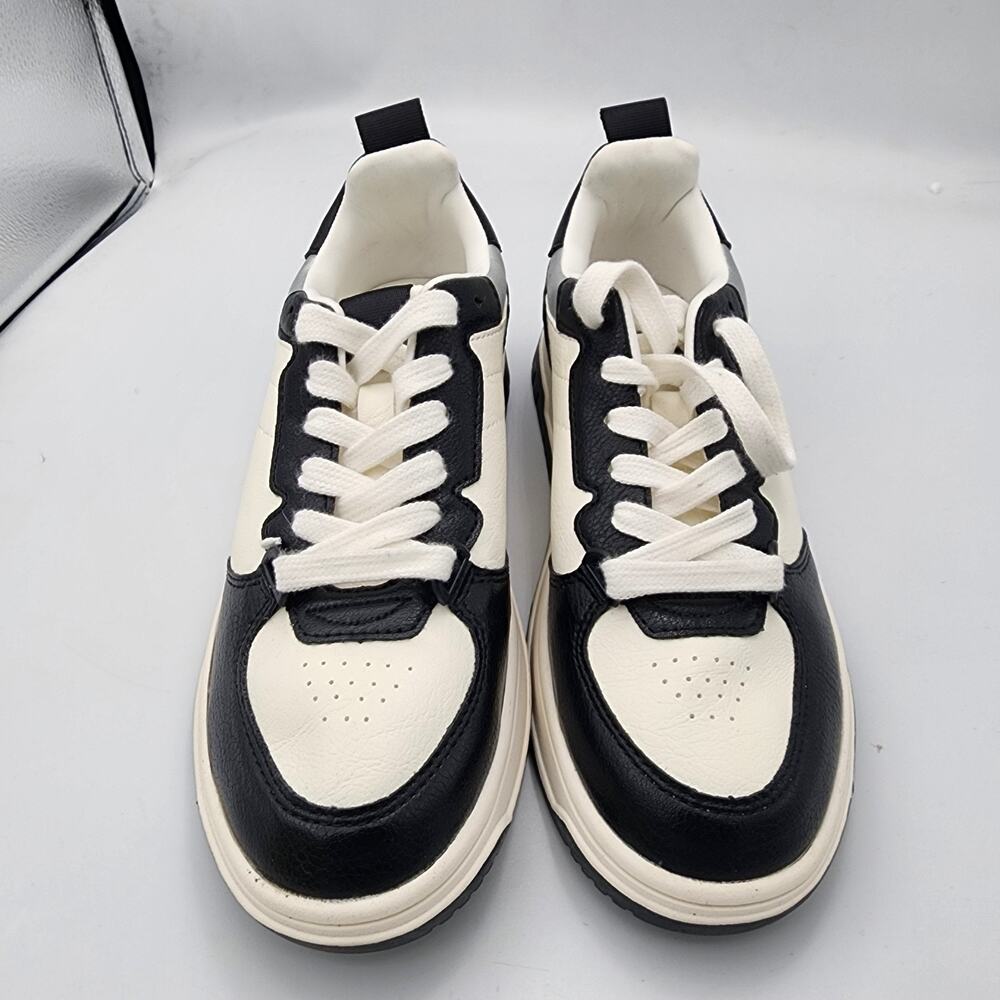 No Boundaries Womens Lace Up White w/Black Trim Comfort Court Sneaker Size 7.5 N - Picture 7 of 12
